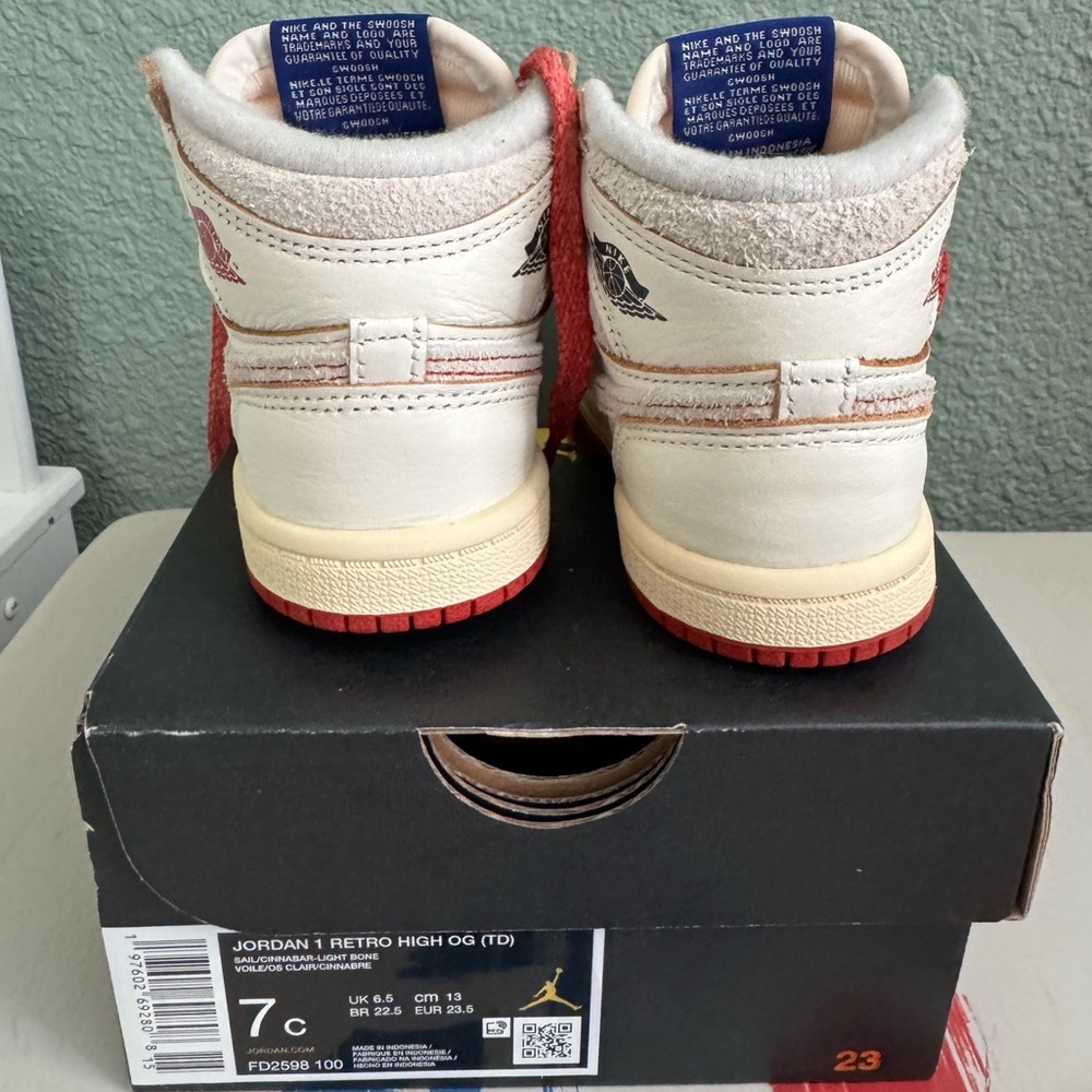 Jordan Retro 1 HI OG Remastered (Toddler 7) - Picture 2 of 5